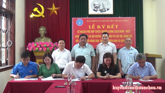 Huyện đoàn Thuận Châu ký kết Kế hoạch phối hợp tuyên truyền chính sách BHXH, BHYT với BHXH huyện Thuận Châu 