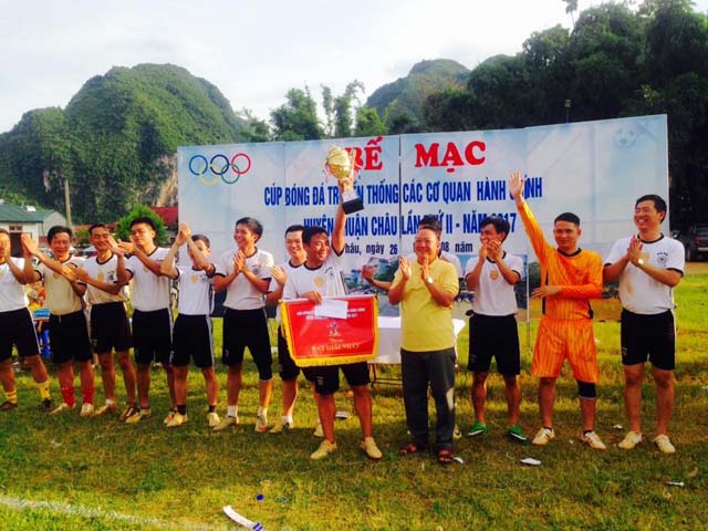 Thuận Châu: Bế mạc giải bóng đá các cơ quan khối hành chính Nhà nước