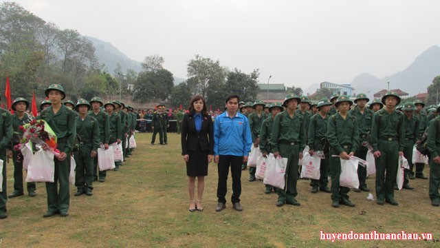 Tưng bừng ngày hội tòng quân của tuổi trẻ huyện  Thuận Châu năm 2018
