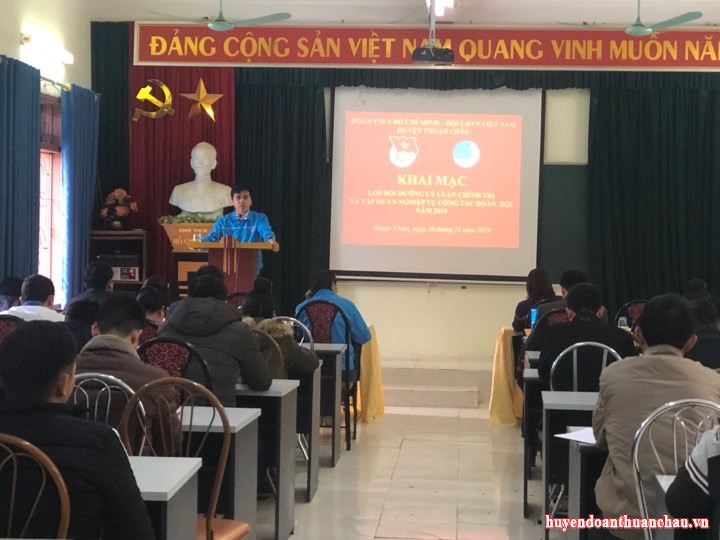 Huyện đoàn Thuận Châu tổ chức lớp bồi dưỡng lý luận chính trị và tập huấn nghiệp vụ công tác Đoàn - Hội năm 2019