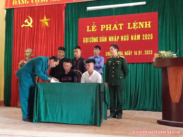 Thuận Châu: Tổ chức các hoạt động Các hoạt động: Phát lệnh gọi công dân nhập ngũ 2020 và đón quân nhân hoàn thành nhiệm vụ về địa phương; Tuyên truyền về nhận thức của ĐVTN trong thực hiện Chiến lược bảo vệ Tổ quốc trong tình hình mới