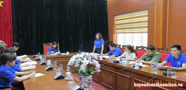 Đ/c Cầm Thị Huyền Trang – Phó Bí thư tỉnh đoàn Sơn La thăm và làm việc tại huyện đoàn Thuận Châu